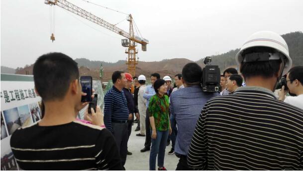 市領(lǐng)導蒞臨高鐵商務(wù)區(qū)視察指導工作